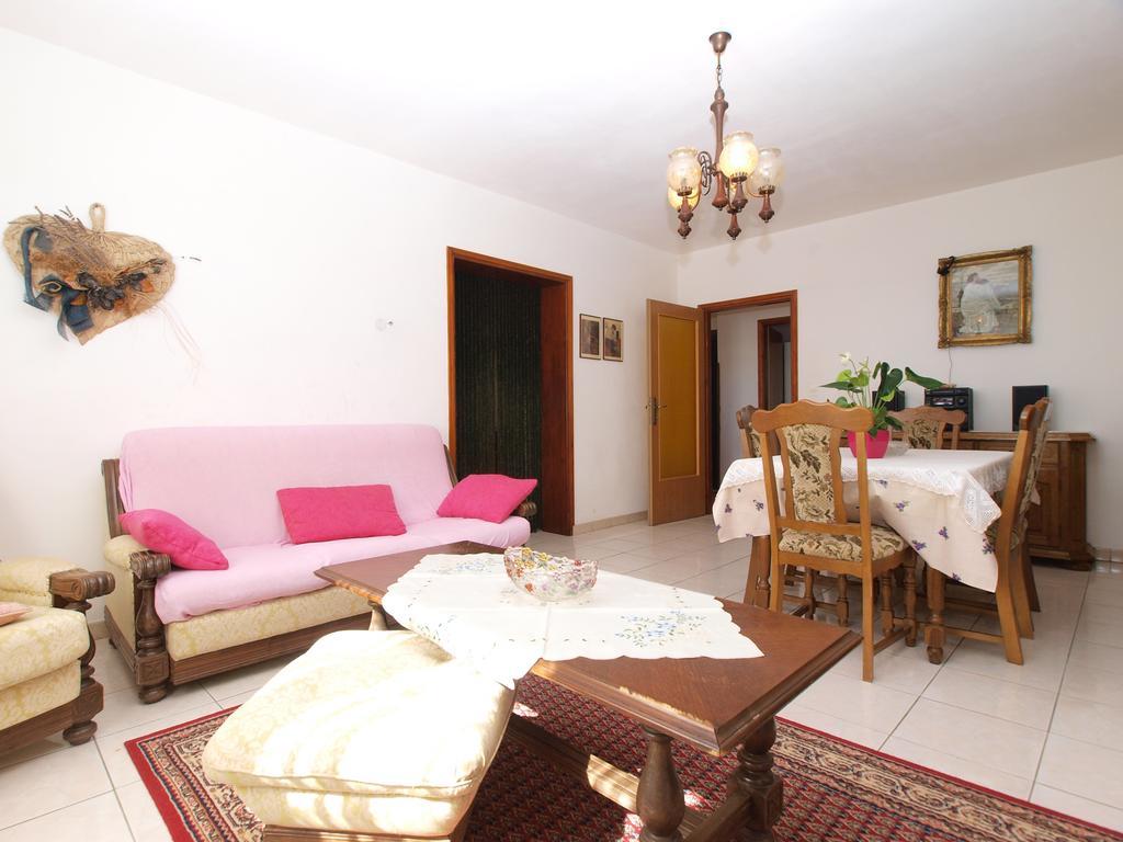 Apartment Luisa 1437 Peruski Luaran gambar