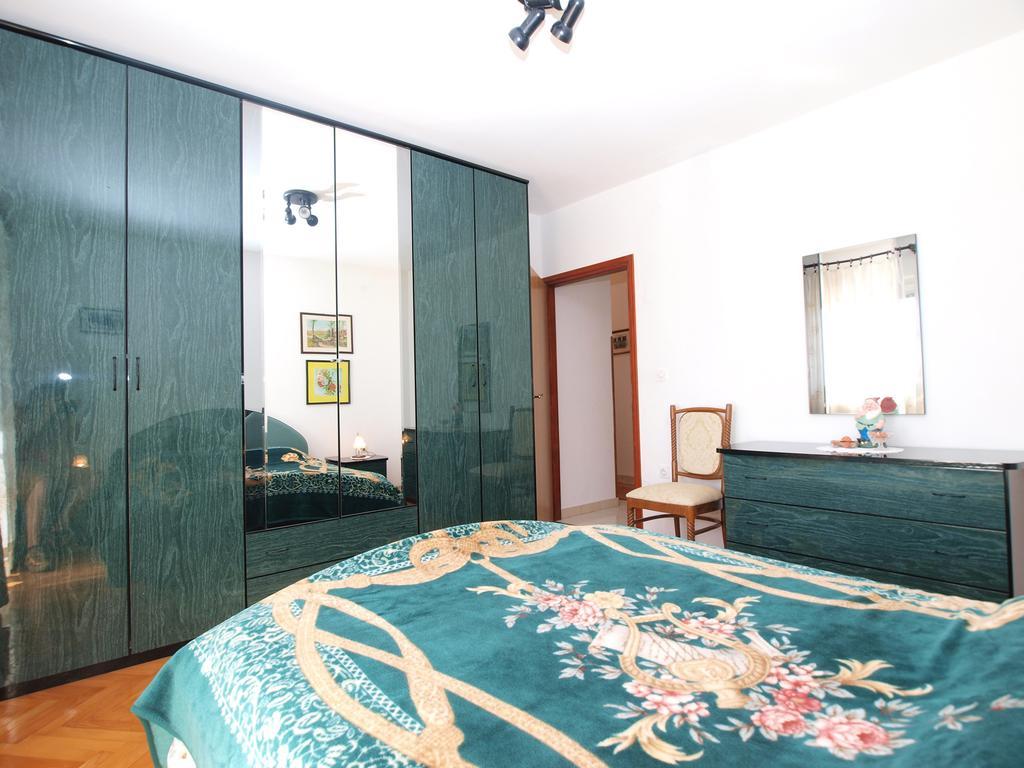 Apartment Luisa 1437 Peruski Luaran gambar